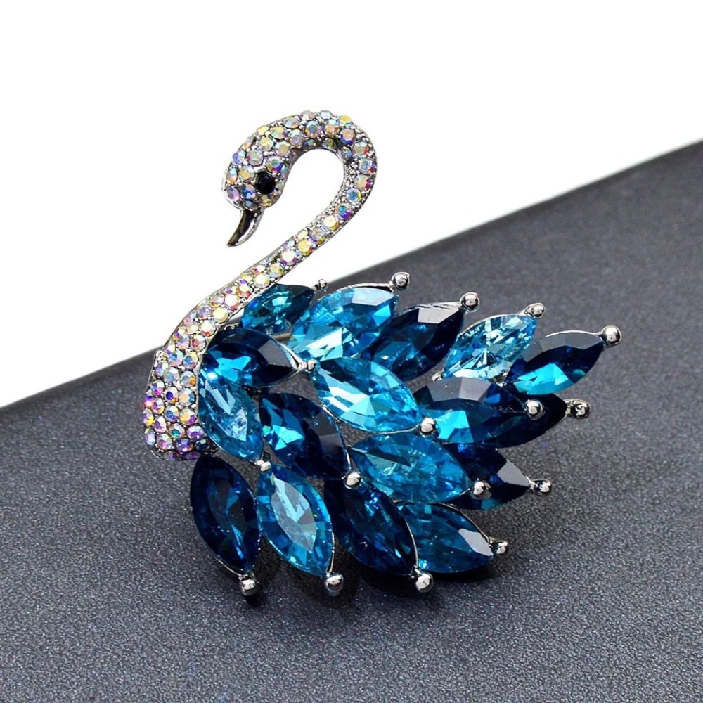 BLUE CHRYSTAL SWAN BROOCH / PIN